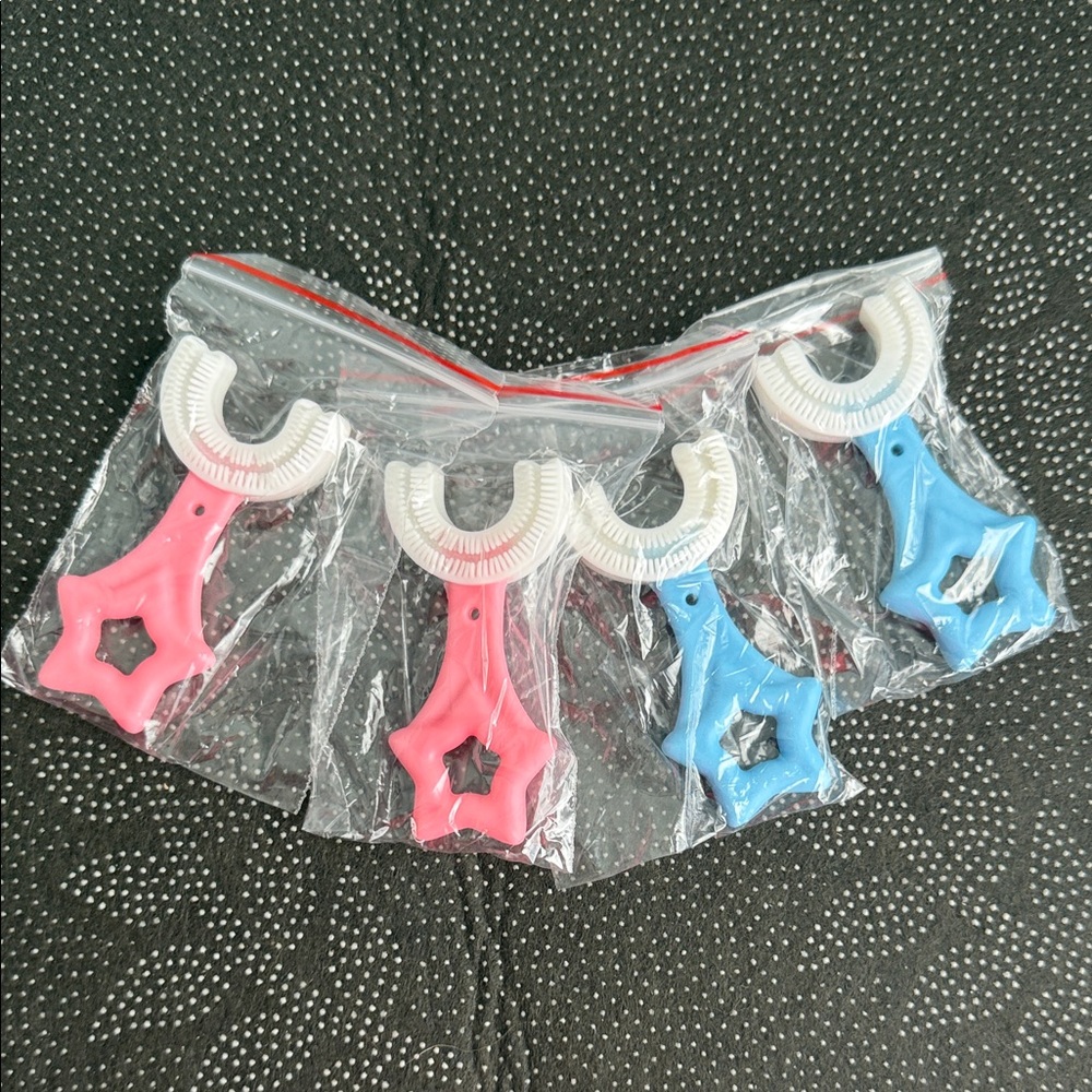 Star-Shaped Kids Toothbrush Set - Pink and Blue